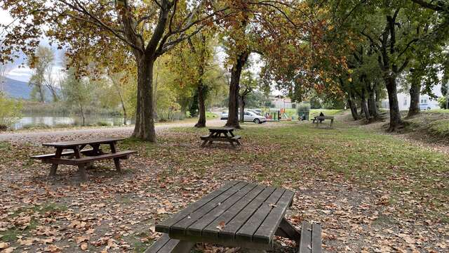 Aire de pique-nique Étangs des Salettes à Château-Arnoux