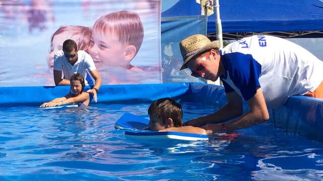 Swimming lessons by La Plage des Enfants