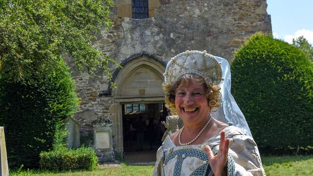 Visite costumée et accord "mets et vins"
