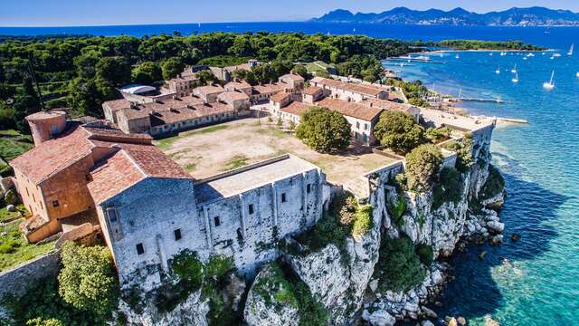 De Cannes à l'ïle Sainte-Marguerite