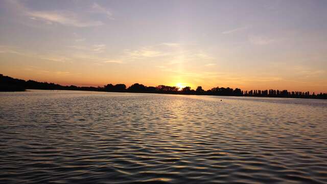 Sunset kayak sur l’étang d’Entressen