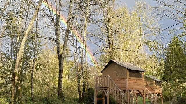 Cabanes sur pilotis du camping l'Arc en Ciel