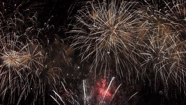 Calend'Arles : Feux d'artifice à Salin de Giraud
