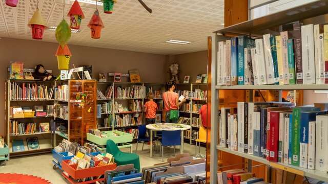 Lecture à la sieste -  Médiathèque Mille et Une Page