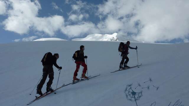Ski touring / off-piste skiing