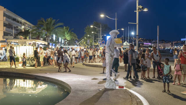 Marché nocturne de Fréjus-Plage