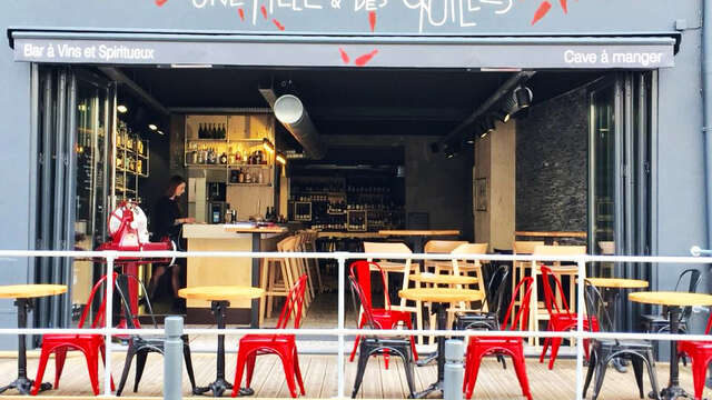 Une Fille & des Quilles