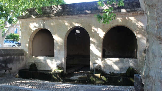 Le lavoir à 3 arcades