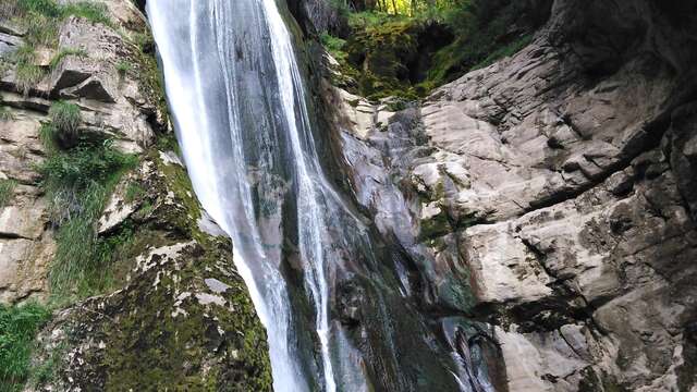 La grande cascade de la Doria en boucle