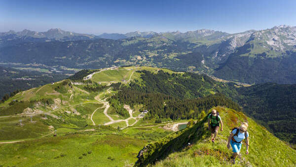 Boucle pédestre : villages et stations de Samoëns et Morillon
