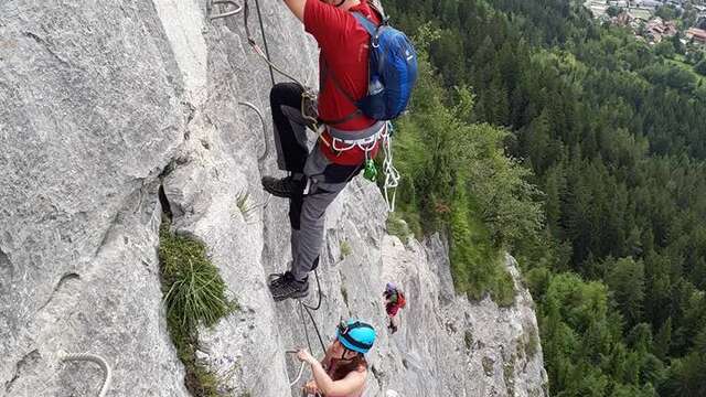 Prenez de la hauteur avec la Via Ferrata de Curalla accompagnée