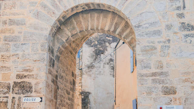 Visite commentée du vieux village de Sauzet suivie d'une dégustation