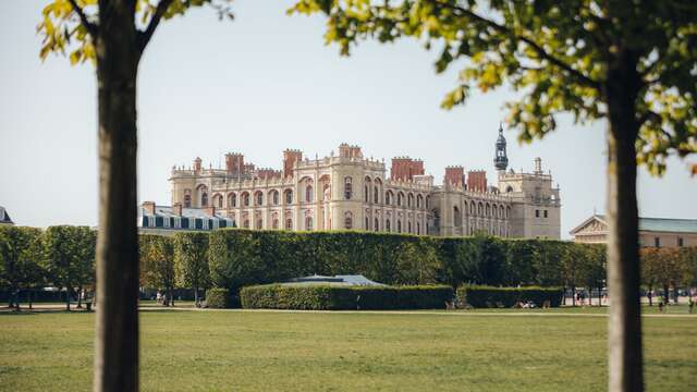 Visite guidée autour du Château-Neuf suivie d’un goûter au Pavillon Henri IV : 11 avril