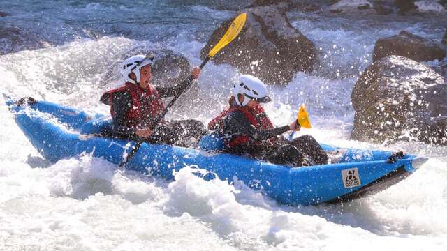 Rodéo aquatique en cano-raft