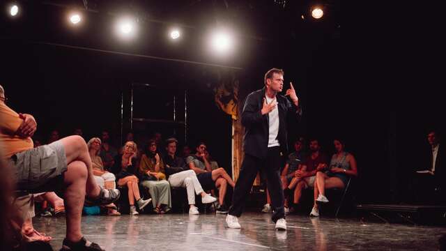 Theater – Die Abschaffung der Privilegien