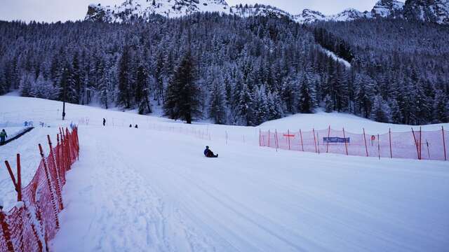 Piste de luge - espace ludique