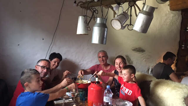 Rando nocturne avec fondue ou tartiflette en refuge