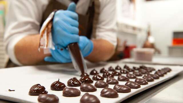 1h workshop at Chocolaterie Castelain