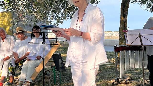 Concert et lecture sur le port de Loix