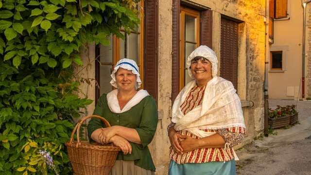 Chroniques d'un village vigneron : la vie de Benoitte et Félicitée
