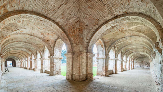 Belleperche Abbey - Museo de artes de mesa