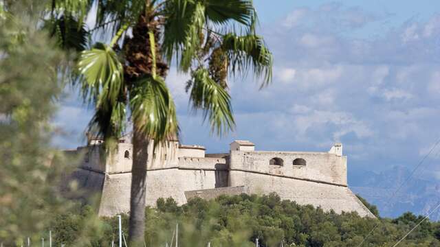Sentier du Fort Carré