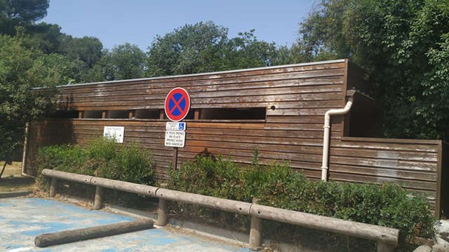 Toilettes publiques du Parc de Vaugrenier