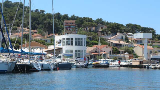 The port of Les Oursinières