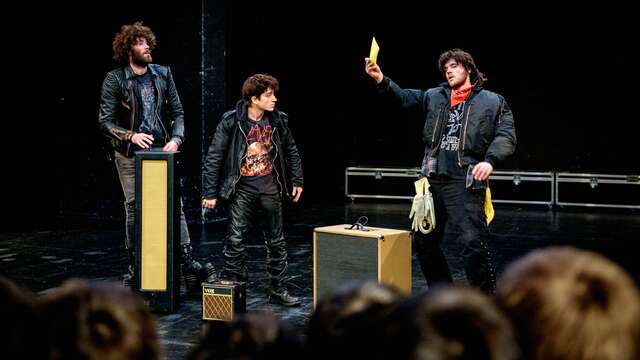 Kinder und Jugendliche – Theater „A poils“