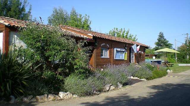 Campsite "Le Faucon d'Or"