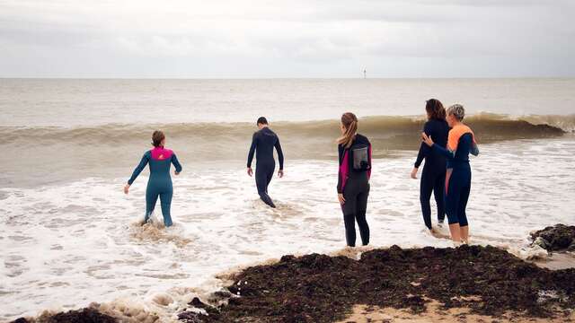 Water walking and aquagym classes by a physiotherapist (collective in small groups)