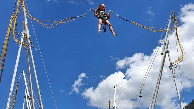 Elasto Trampoline (Nash Mountain Games)