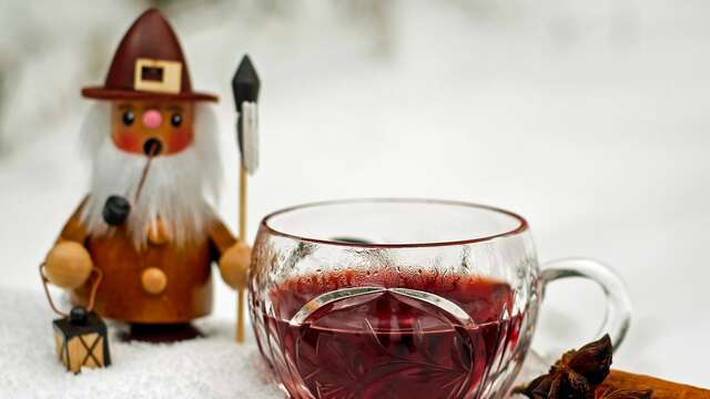 Dégustation de vin chaud et de jus de pomme chaud