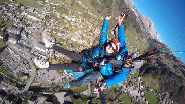 Paragliding tandem flight: Prestige