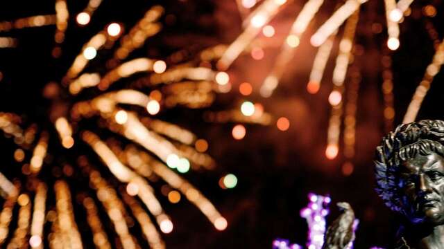 Commemoration of the Liberation of Vaison-la-Romaine and fireworks display