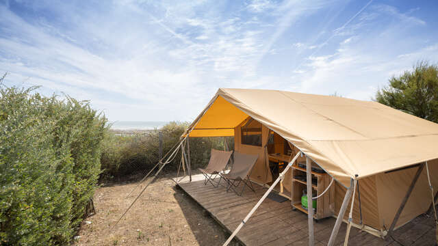 Verbringen Sie eine Nacht in einem eingerichteten Zelt auf dem Campingplatz Huttopia - Côte Sauvage