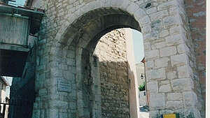 La porte Gachiou et les anciens remparts