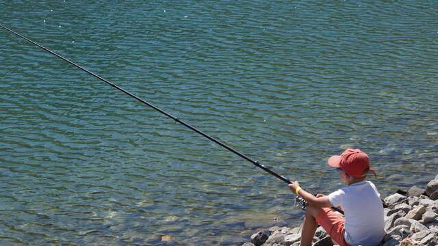 Concours de pêche à la truite pour enfants