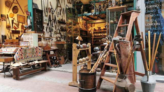 The Flea Market of  Saint-Ouen