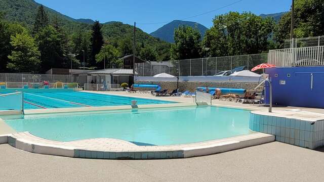 Outdoor swimming pool