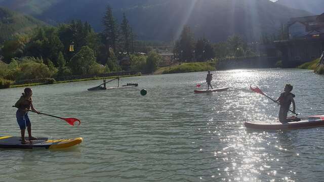 Stand Up Paddle sur plan d 'eau