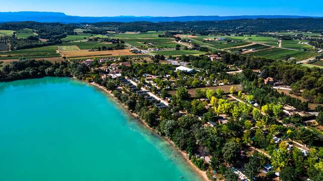 Camping de l'Étang de la Bonde à Cabrières d'Aigues