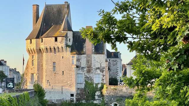 Château Musée des Coiffes et des Traditions
