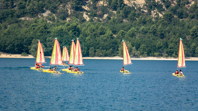 Cours de catamaran, funboat, paddle, planche à voile, wing foil et wing sup