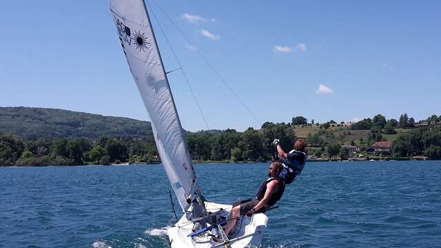 Group sailing lessons at the YCGC