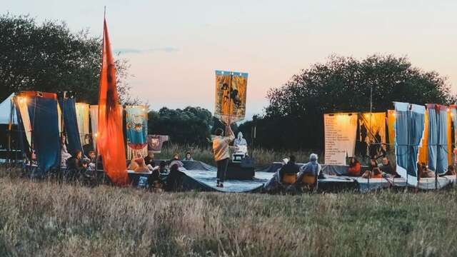 Rendez-vous au manoir de Vaubonnais - L'île sans nom - La Pierre