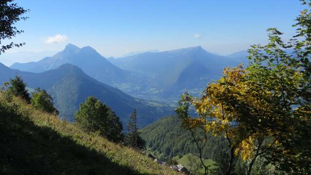 Tour du lac d'Annecy.GR®P. Refuge du  Semnoz - Doussard (460 m). Etape 02