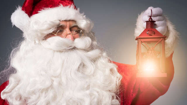 Arrival of Santa Claus - Torchlight procession - Christmas lights