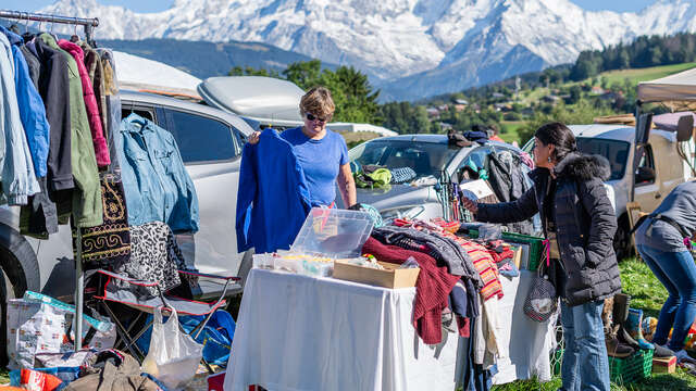 Yard sale Combloux-Concarneau