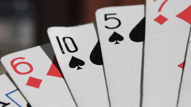 Concours de belote - Les vacances aux halles